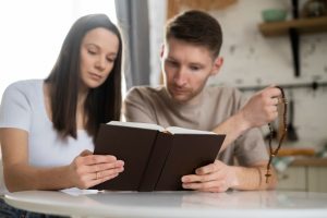 Beginner's Guide to Using Bible Study Guides Effectively